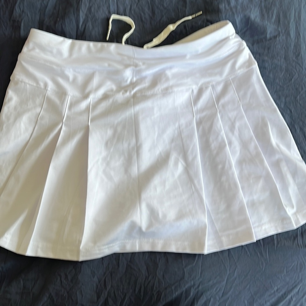 TENNIS SKIRT white DRAWSTRING WAIST SIZE M EISHOPEER BRAND NWT built in shorts